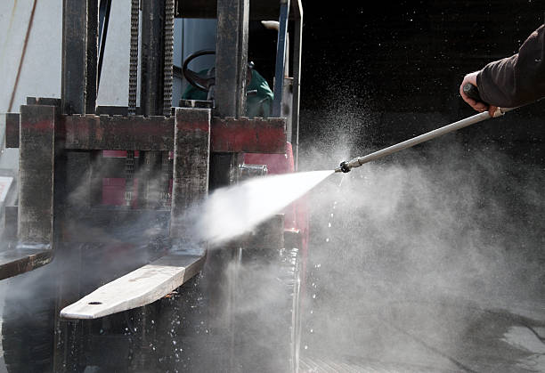 Best Commercial Pressure Washing  in Ellwood City, PA