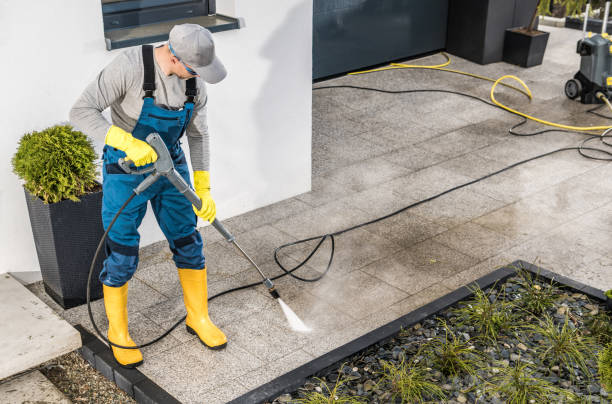 Best Garage Pressure Washing  in Ellwood City, PA